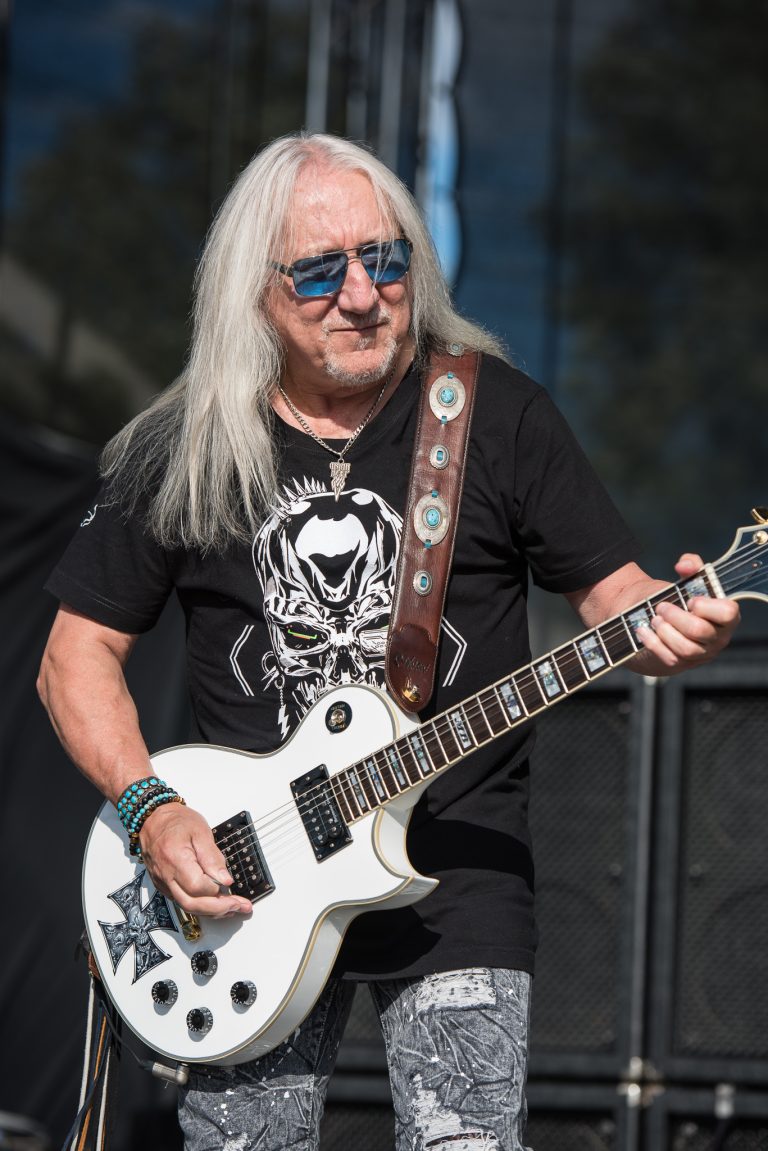 2017_Lieder_am_See_-_Uriah_Heep_-_Mick_Box_-_by_2eight_-_8SC8028