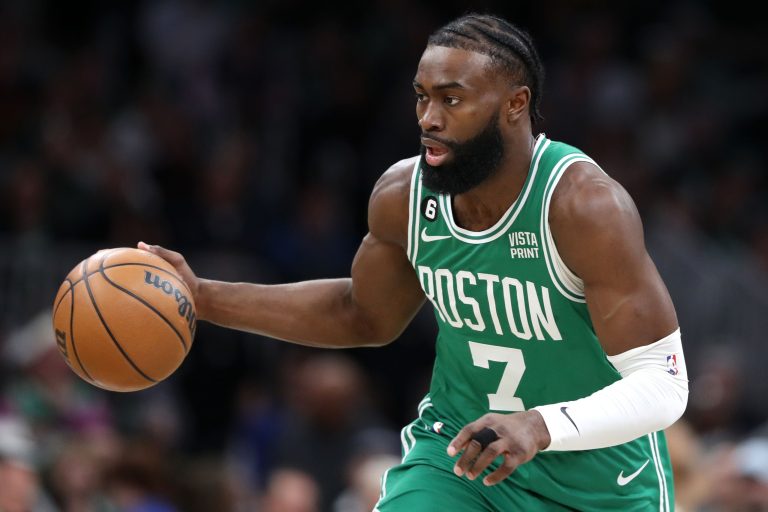 230112102900-jaylen-brown-dribbles-pelicans