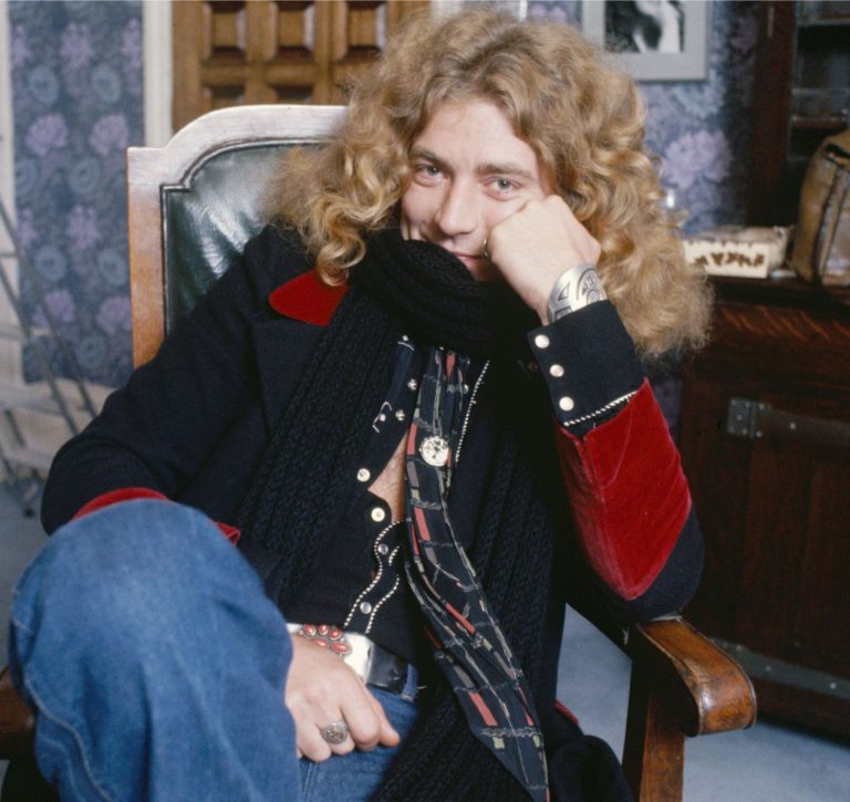 Robert-Plant-Led-Zeppelin-circa-1975